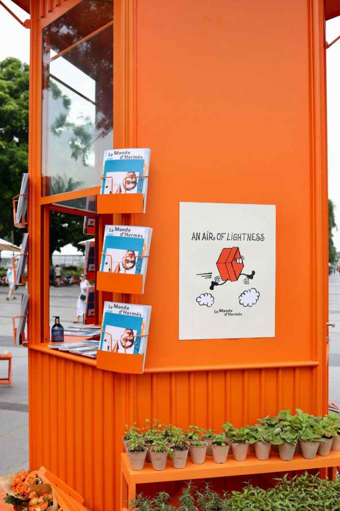 Monde D'Hermes Kiosk Pop-Up – LePlainCanvas